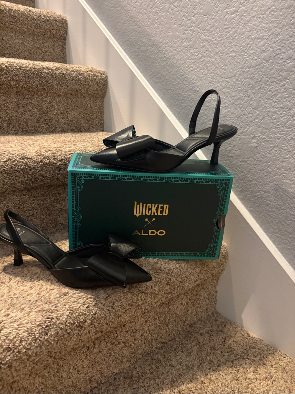Aldo Black Pointed Slingback Kitten Heels with Bow